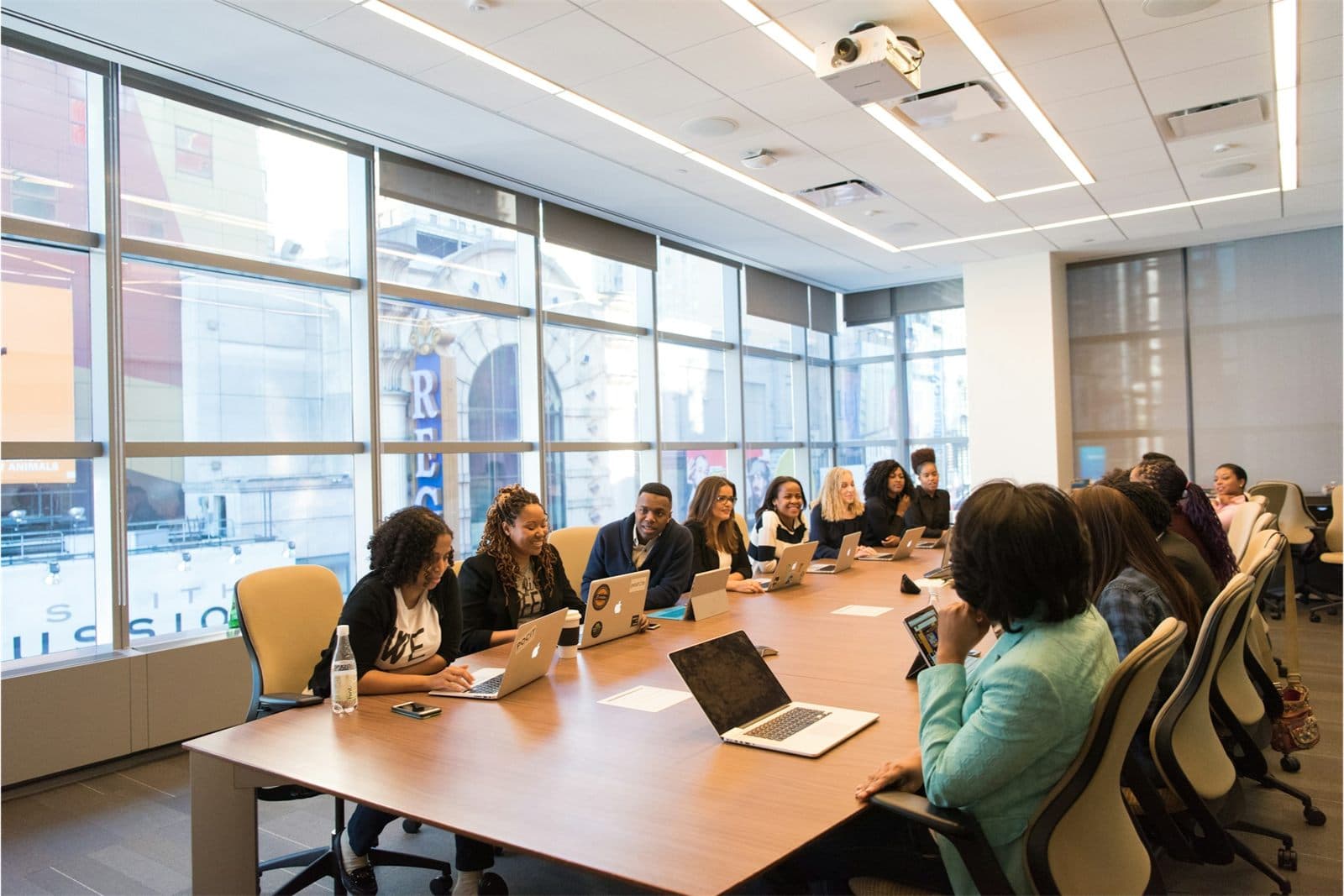 L'équipe et les apprenants d'OXIPRO réunis pendant une session de formation